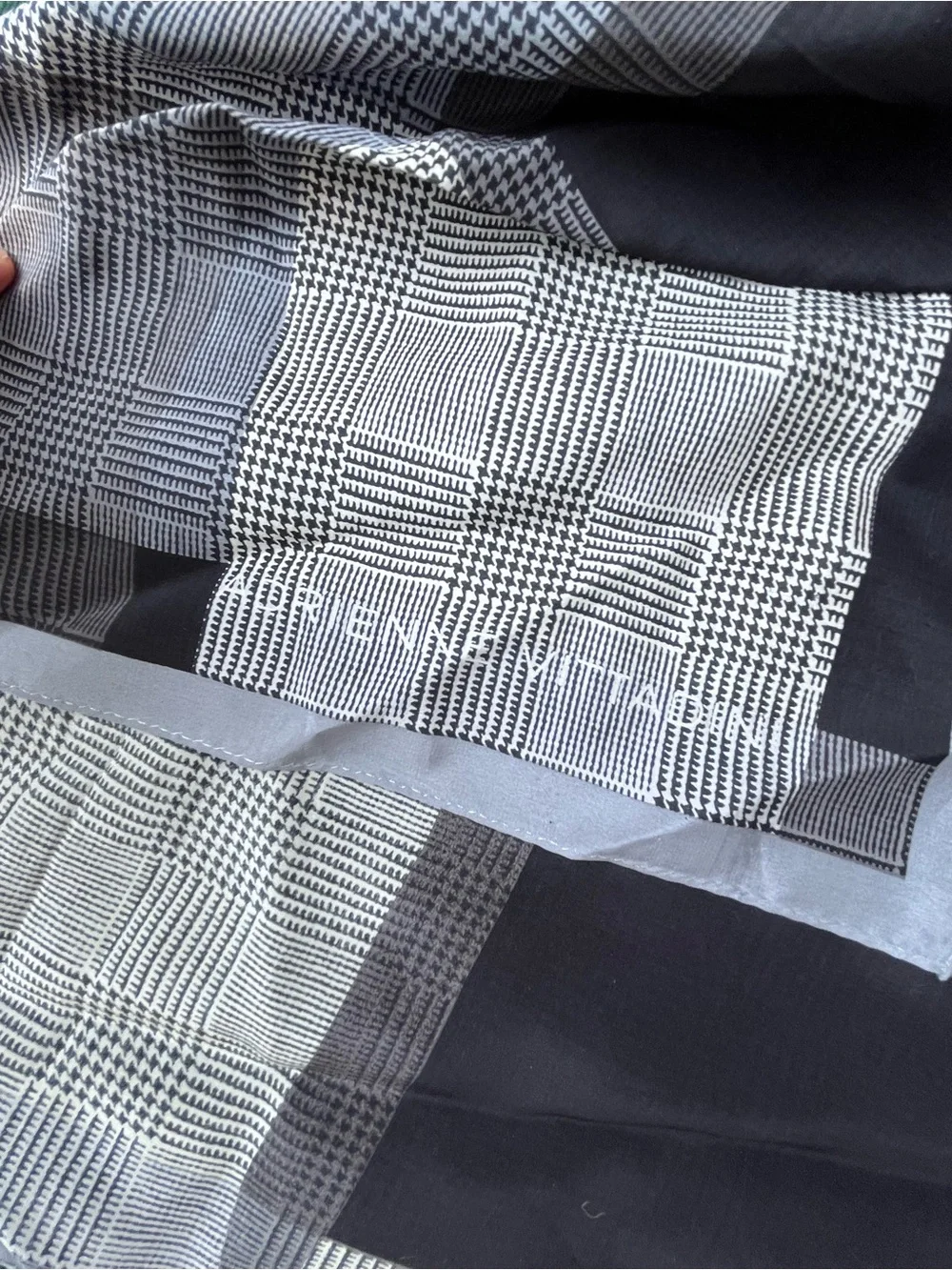 Adrienne Vittadini Black & Gray geometric Decorative scarf